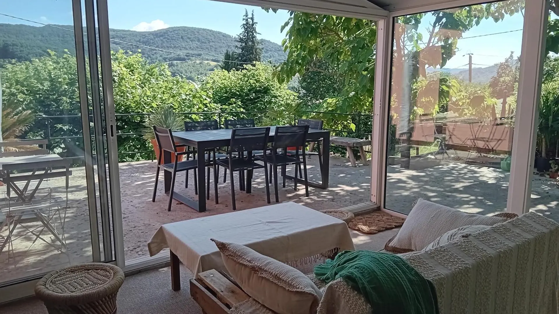 L'Oustal Roja Bed & Breakfast Saint-Affrique