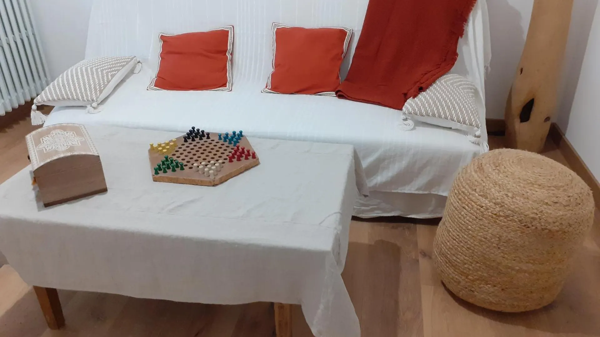 L'Oustal Roja Bed & Breakfast Saint-Affrique France